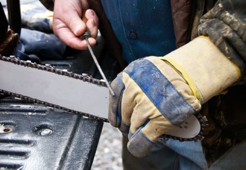 How to Sharpen a Chainsaw