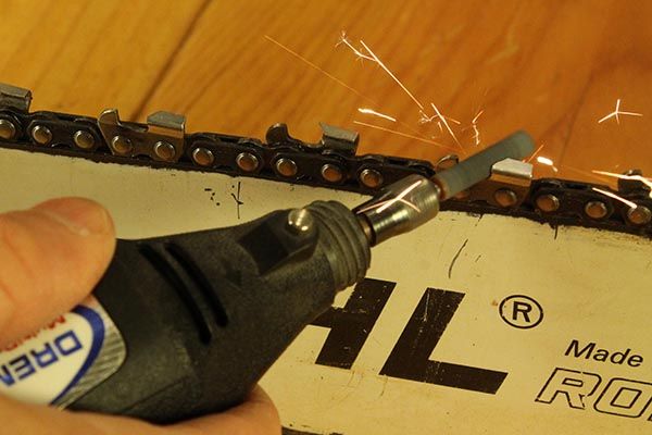 Sharpening a Chainsaw Chain